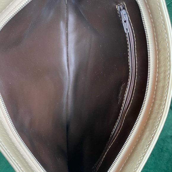 Authentic Vintage lambskin Christian Dior beige leather clutch - Picture 8 of 12